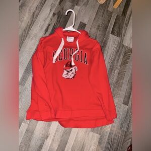 Georgia bulldawgs sweatshirt looks great with leggings longer in the back